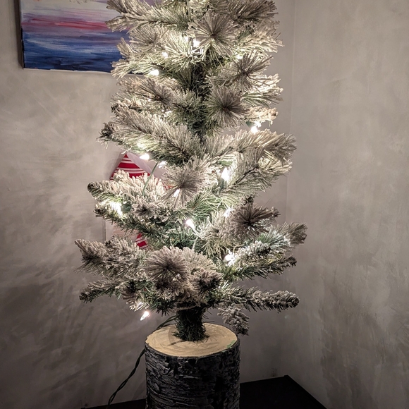 Holiday Time Pre-Lit Green Fir Tree with White Accents - Picture 5 of 7
